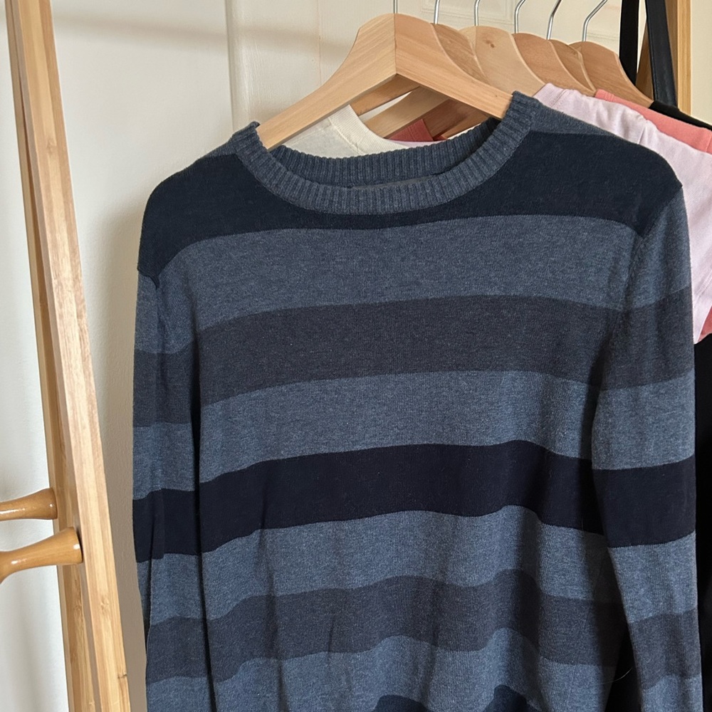Grayson & Dunn Blue Striped Crewneck
